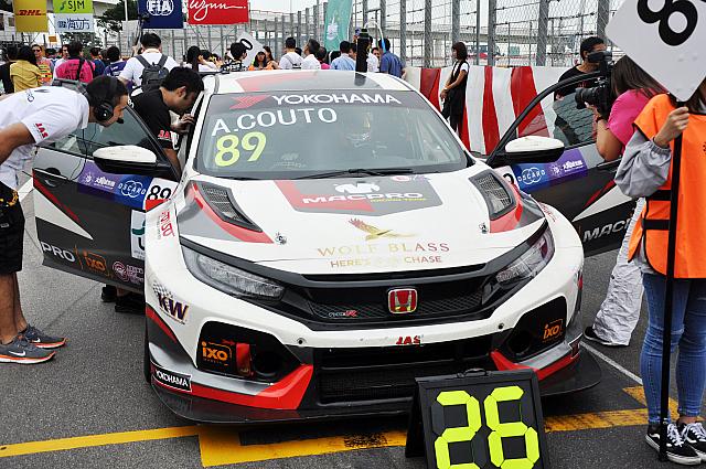 レース用に変身したシビック