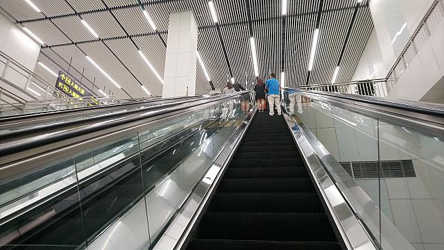 長いエスカレーター