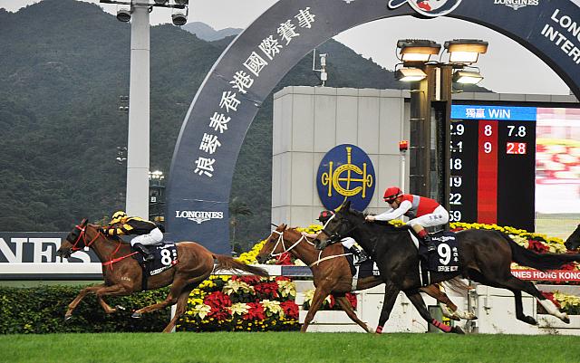 逃げ切ったグロリアスフォーエバー