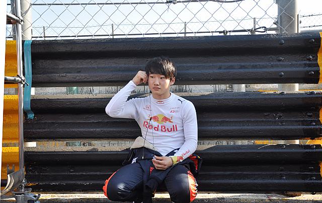 レース前の角田
