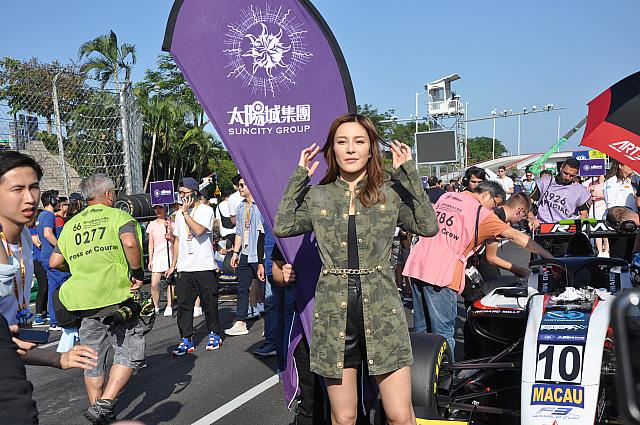 女優・MCの張曦雯（Kelly Cheung）も登場