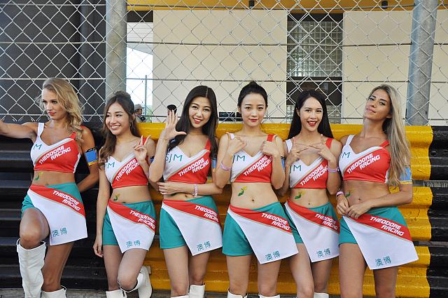 イベントの華、レースクイーン