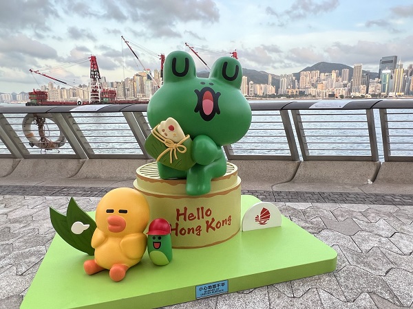 こちらの子は、チマキを食べていますね。