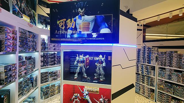 ガンプラも売ってます