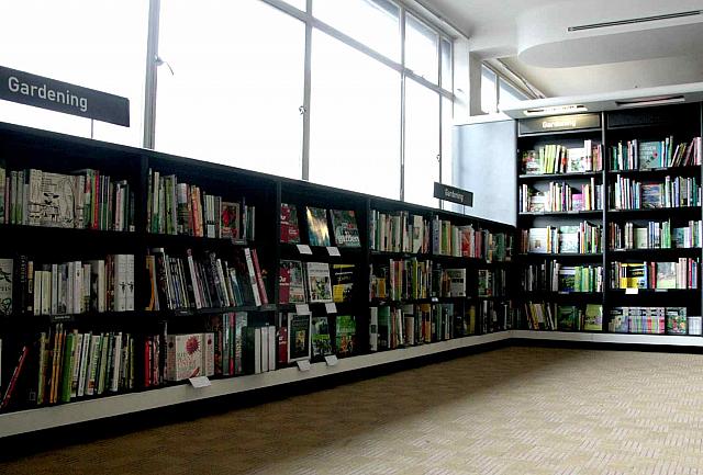 ガーデニング書籍は、さすが本場ならではの品揃え