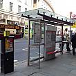 街中のバス停の例