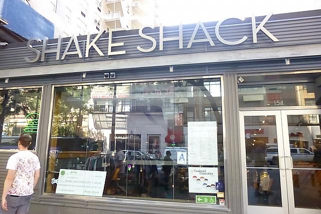 シェイクシャックがあります