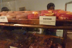 すっかり有名になったドーナツ屋さんDOUGH