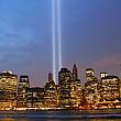 9月11日の日没から911追悼ライトアップが行われました。