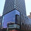 ニューヨーク最古の公衆市場、エセックス・ストリート・マーケットが<br>移転し再開店しました。こちらのビル1階です。
