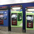 緑色の自動券売機でJFK国際空港まで、ロングアイランドレイルロードとエアトレインの乗り継ぎ切符が買えます。