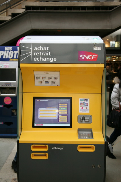 これはタリスやユーロスター専用の券売機となります。
