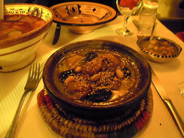 タジンはオーブン料理