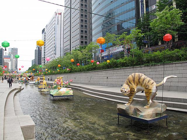 歩いて５，６分の清渓川