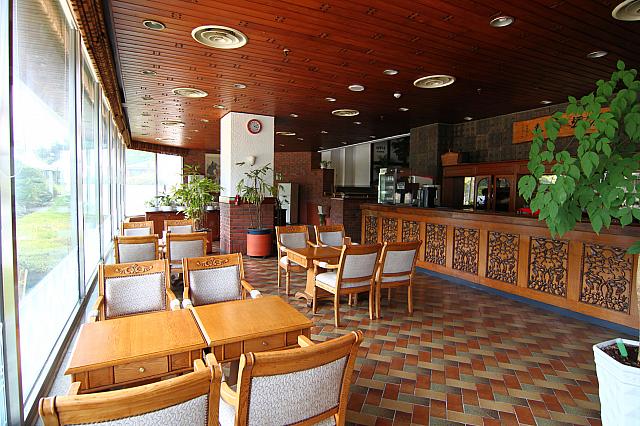 コーヒーショップ「山麓水」