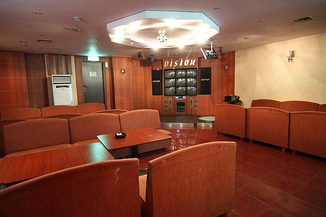 カラオケ「Vision」