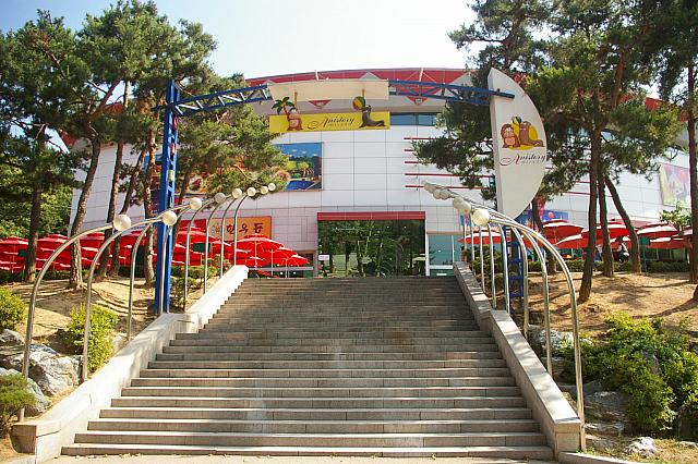 動物公演場の食堂