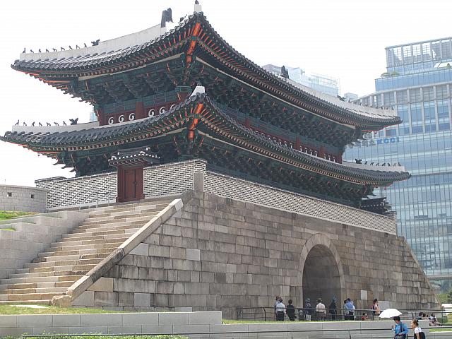 南大門市場側から