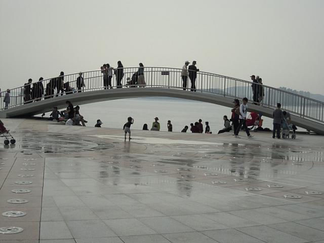 海を見渡せる橋