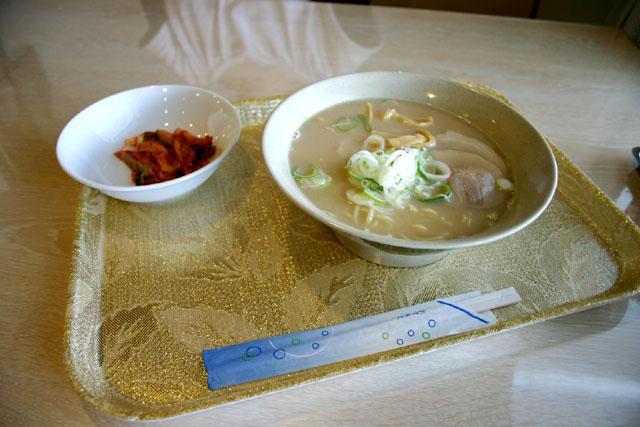 豚骨味ラーメン（500円）