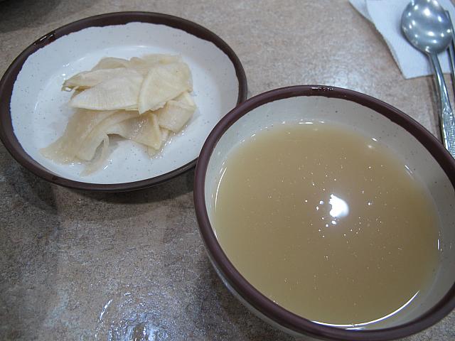 辛い時は、一緒に出てくるユクスを飲むとお口スッキリ！