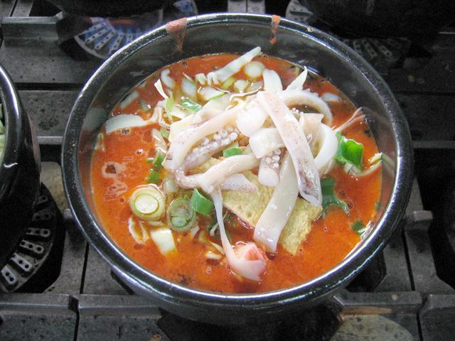 火にかける前の具たっぷり「チャンポンラミョン」