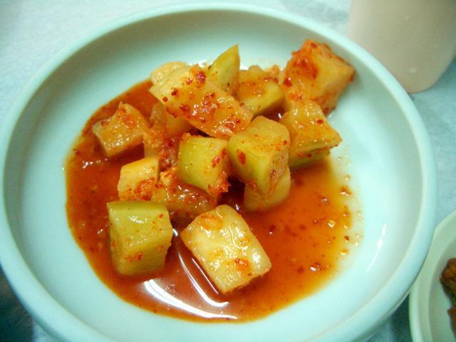 カクトゥギ：大根キムチ、カクテキです