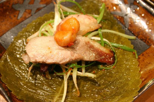 野菜・キムチなどをのせて