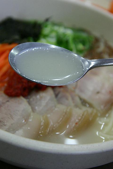 乳白色のスープ