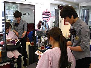 日本のヘアカタログから、なりたい髪形を選択することも出来ます＾＾