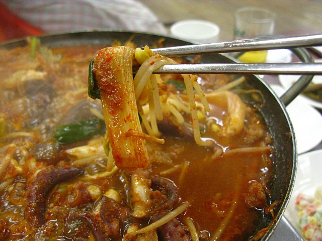 野菜（豆もやし、えのき、ネギなど）
