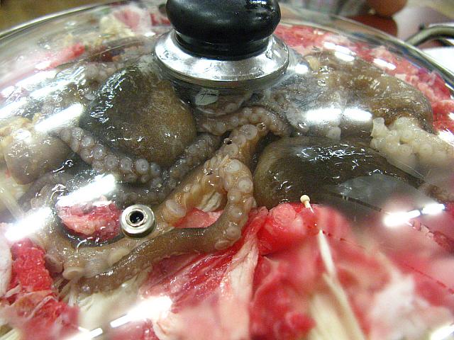 お鍋の中で⇒