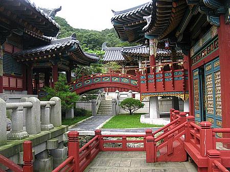 龍仁大長今パーク(旧 MBCドラミア)＋民俗村満喫ツアー〔SC48〕 ドラマ 撮影地 芸能人 韓流 朝鮮時代 日帰り 韓国　ツアー 郊外ツアー 韓国ドラマ撮影地ツアー 韓国ドラマロケ地ツアー予約 善徳女王 イ・サン トンイ チャングム 成均館スキャンダル ナビの体験記事を集めたツアー 龍仁ドラミア満喫ツアー 韓国 韓国ツアー ドラミア巡り 龍仁MBCドラミア龍仁大長今パーク