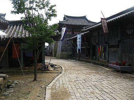 龍仁大長今パーク(旧 MBCドラミア)＋民俗村満喫ツアー〔SC48〕 ドラマ 撮影地 芸能人 韓流 朝鮮時代 日帰り 韓国　ツアー 郊外ツアー 韓国ドラマ撮影地ツアー 韓国ドラマロケ地ツアー予約 善徳女王 イ・サン トンイ チャングム 成均館スキャンダル ナビの体験記事を集めたツアー 龍仁ドラミア満喫ツアー 韓国 韓国ツアー ドラミア巡り 龍仁MBCドラミア龍仁大長今パーク