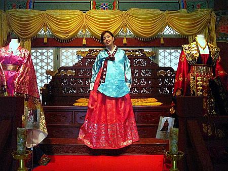 「善徳女王」のセットで。