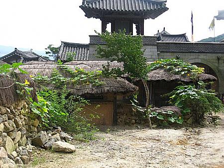 龍仁大長今パーク(旧 MBCドラミア)＋民俗村満喫ツアー〔SC48〕 ドラマ 撮影地 芸能人 韓流 朝鮮時代 日帰り 韓国　ツアー 郊外ツアー 韓国ドラマ撮影地ツアー 韓国ドラマロケ地ツアー予約 善徳女王 イ・サン トンイ チャングム 成均館スキャンダル ナビの体験記事を集めたツアー 龍仁ドラミア満喫ツアー 韓国 韓国ツアー ドラミア巡り 龍仁MBCドラミア龍仁大長今パーク