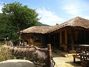 「イ・サン」で酒屋として使われたそう。