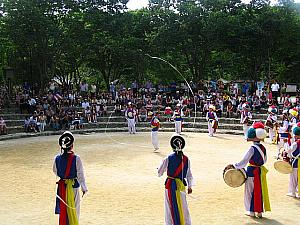 龍仁大長今パーク(旧 MBCドラミア)＋民俗村満喫ツアー〔SC48〕 ドラマ 撮影地 芸能人 韓流 朝鮮時代 日帰り 韓国　ツアー 郊外ツアー 韓国ドラマ撮影地ツアー 韓国ドラマロケ地ツアー予約 善徳女王 イ・サン トンイ チャングム 成均館スキャンダル ナビの体験記事を集めたツアー 龍仁ドラミア満喫ツアー 韓国 韓国ツアー ドラミア巡り 龍仁MBCドラミア龍仁大長今パーク