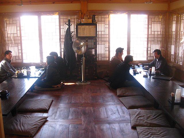 座敷の大部屋はこんなになっています。