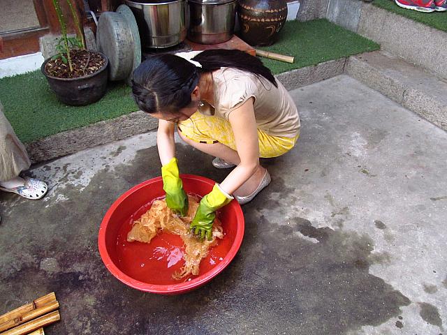 ジャブジャブときれいな水でゆすぎ。