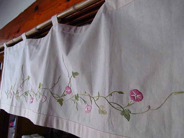 草花の刺繍