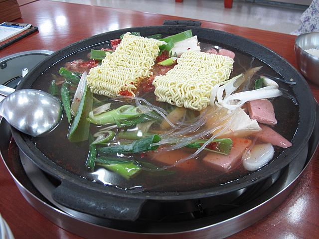 プデチゲ2人分にラーメンを追加！