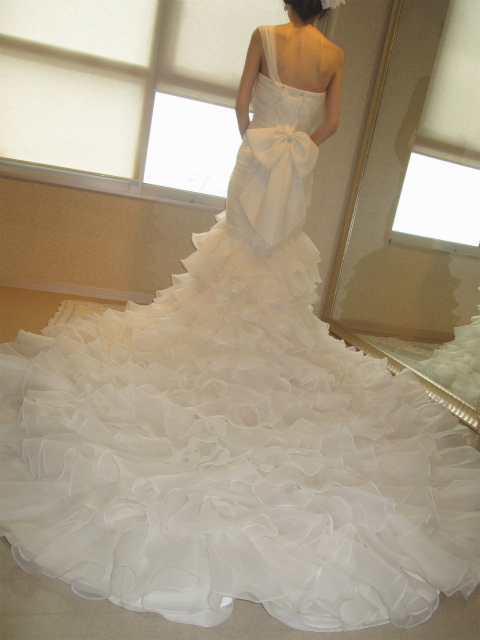 波の上にたたずんでいるよう