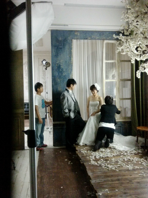 ポーズも細かく指定されます。お幸せに～