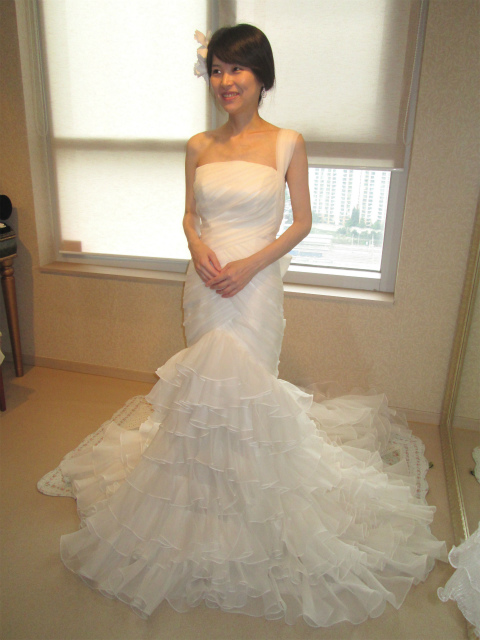 ≪No,4≫膝のあたりから広がるフリルがマーメイドを連想させますね