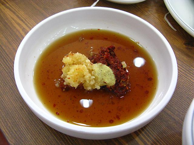 醤油ベースに辛子・マスタード・唐辛子