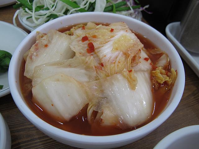 辛さ控えめキムチ！？なので辛いのが苦手な方でも美味しく頂けます。