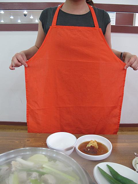 洋服を汚さないようにエプロンの準備もお忘れなく！