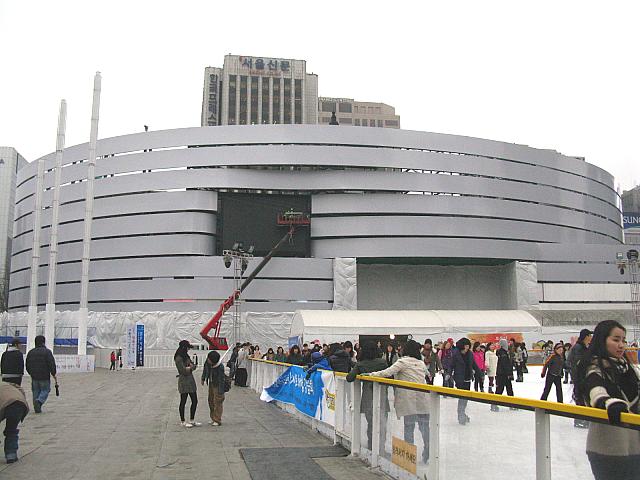 工事中の旧市庁舎