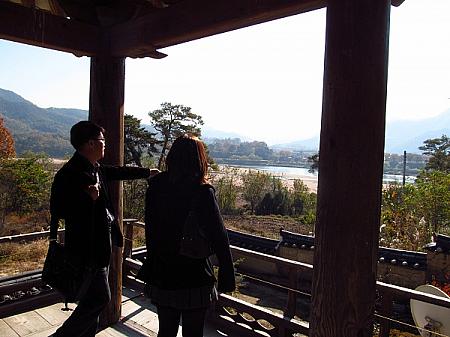 上ってみると、洛東江と河回村が見えて、眺めがＧＯＯＤ♪
